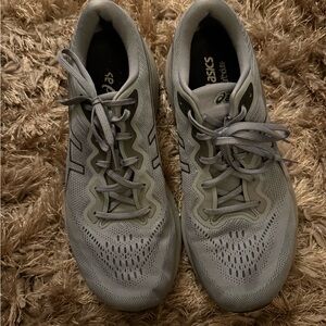Asics Men’s Gray Running Shoes